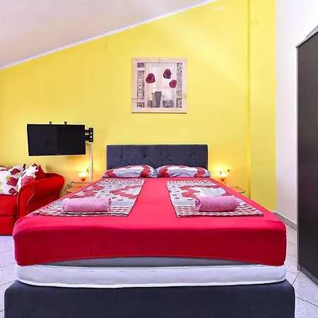Apartament Fuer 2 Personen Ca 18 Qm In Pula-fondole, Istrien Istrische Riviera *